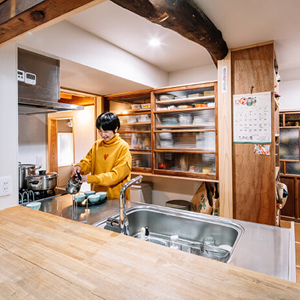60年以上の年月を経た建物を家族が温かく過ごせる住まいに改修